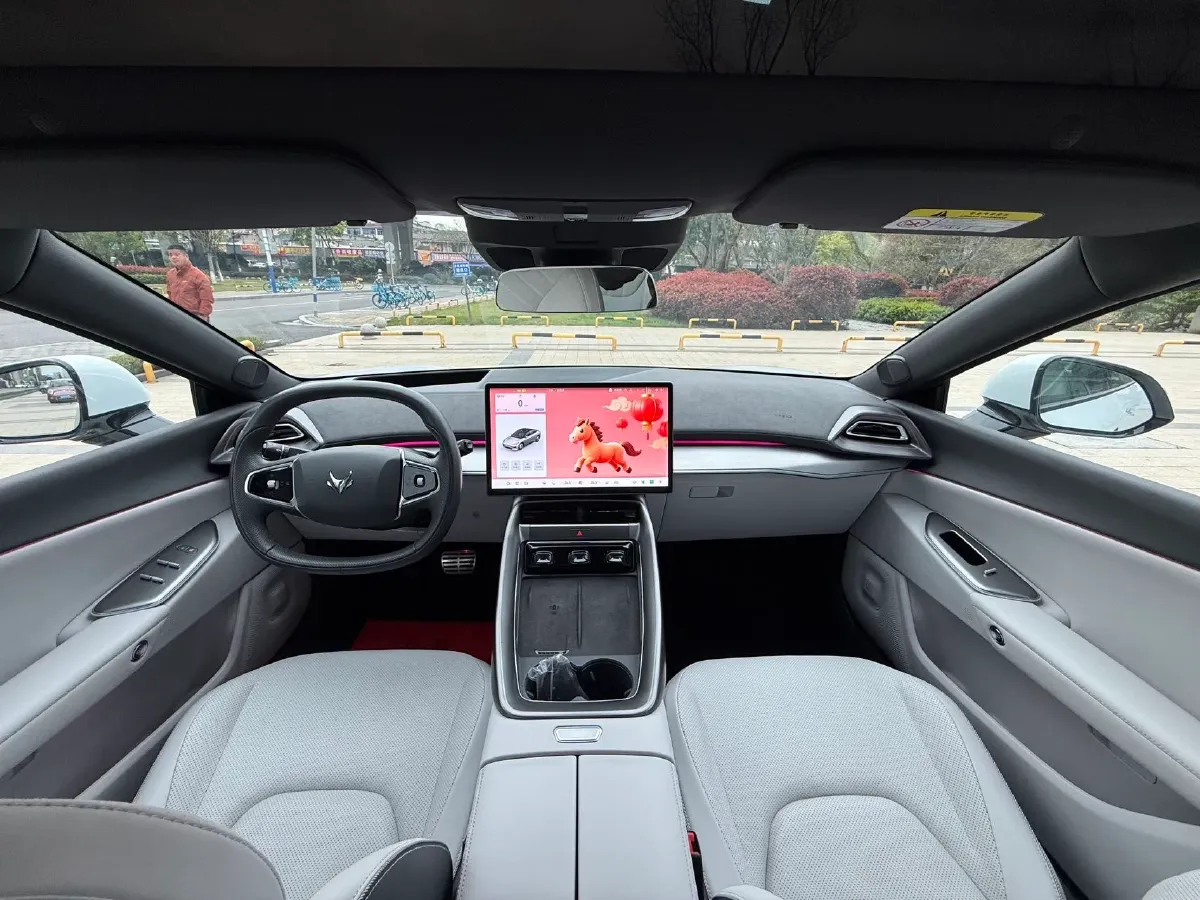 2024 ARCFOX αT5 BEV 79.2KWH,autocango,china used car exporter,china ev exporter,chinese used car exporter,chinese used ev exporter