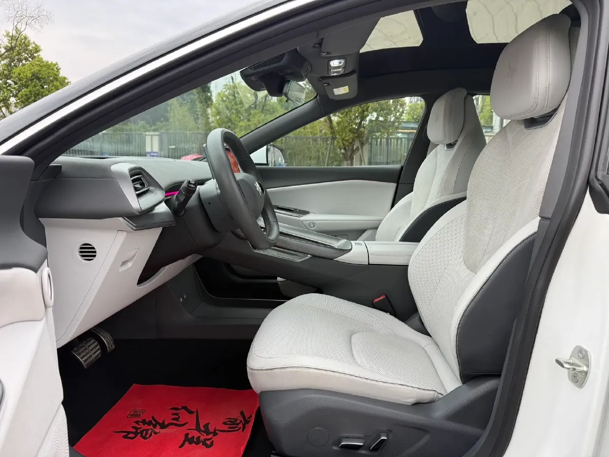 2024 ARCFOX αT5 BEV 79.2KWH,autocango,china used car exporter,china ev exporter,chinese used car exporter,chinese used ev exporter