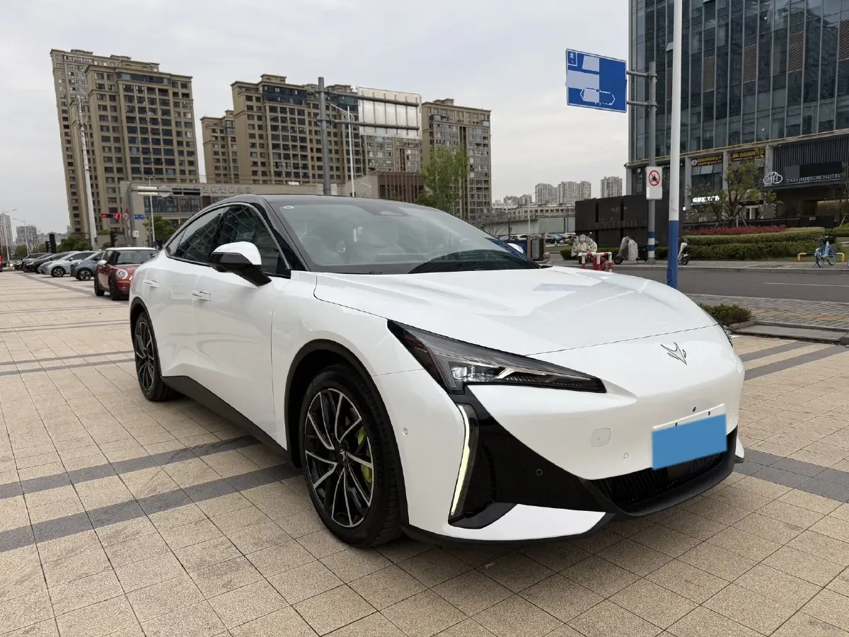 2024 ARCFOX αT5 BEV 79.2KWH,autocango,china used car exporter,china ev exporter,chinese used car exporter,chinese used ev exporter
