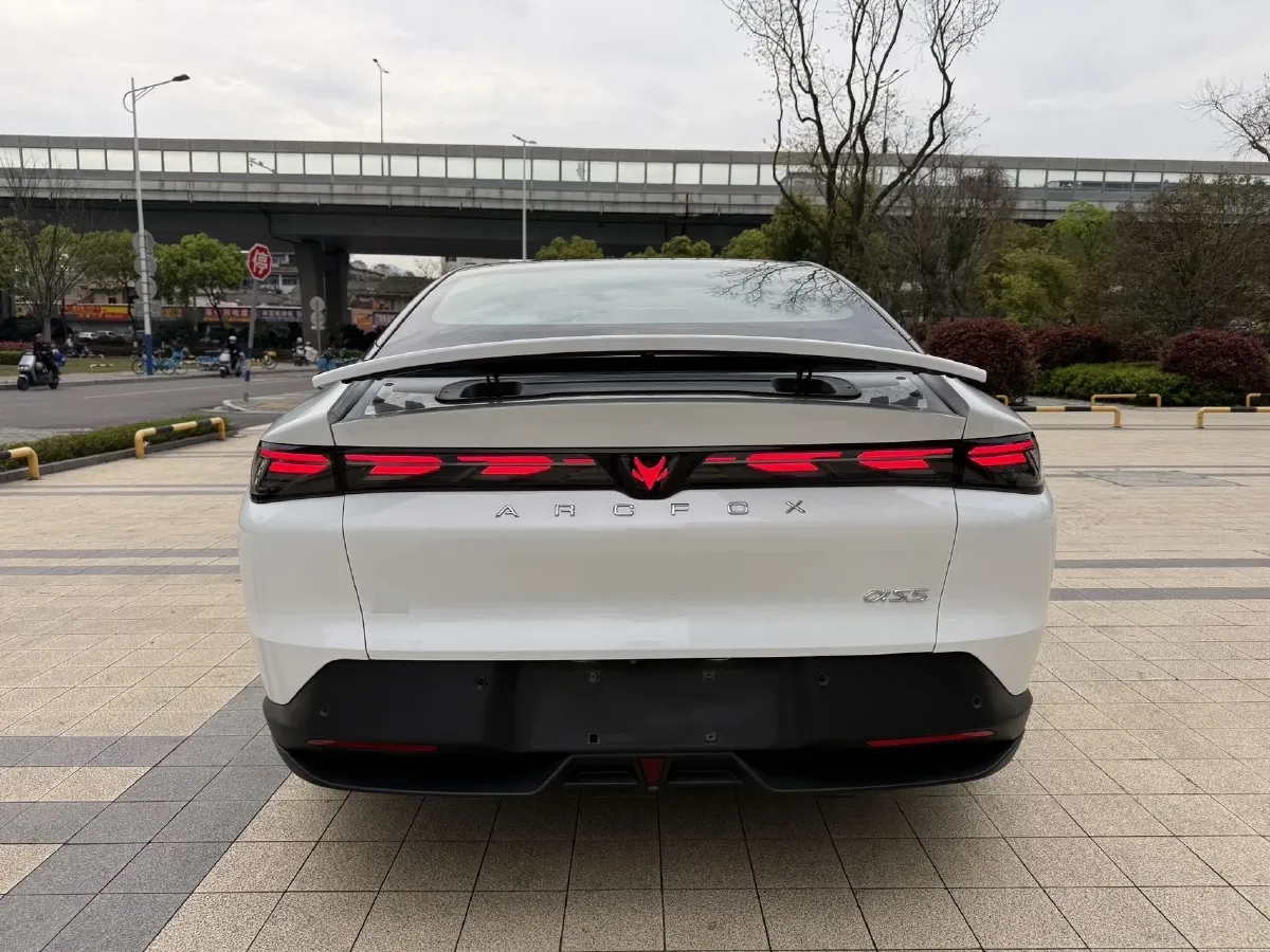 2024 ARCFOX αT5 BEV 79.2KWH,autocango,china used car exporter,china ev exporter,chinese used car exporter,chinese used ev exporter