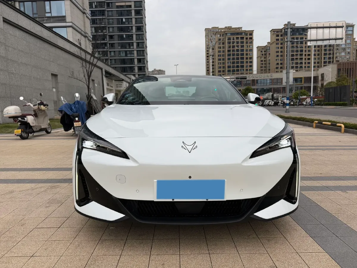 2024 ARCFOX αT5 BEV 79.2KWH,autocango,china used car exporter,china ev exporter,chinese used car exporter,chinese used ev exporter