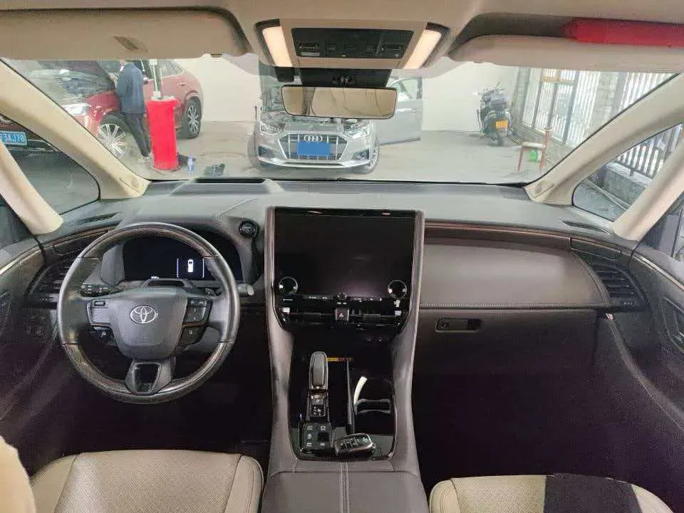 2024 Toyota Alphard 2.5L 190HP L4 E-CVT Hybrid,autocango,china used car exporter,china ev exporter,chinese used car exporter,chinese used ev exporter