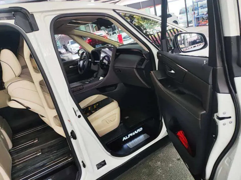 2024 Toyota Alphard 2.5L 190HP L4 E-CVT Hybrid,autocango,china used car exporter,china ev exporter,chinese used car exporter,chinese used ev exporter
