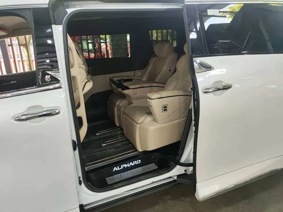 2024 Toyota Alphard 2.5L 190HP L4 E-CVT Hybrid,autocango,china used car exporter,china ev exporter,chinese used car exporter,chinese used ev exporter