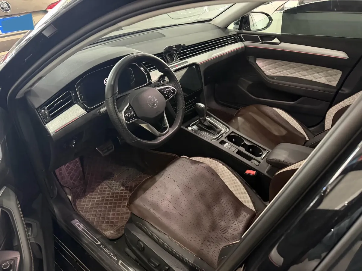 2023 Volkswagen Magotan 2.0T 186HP L4 7DCT,autocango,china used car exporter,china ev exporter,chinese used car exporter,chinese used ev exporter