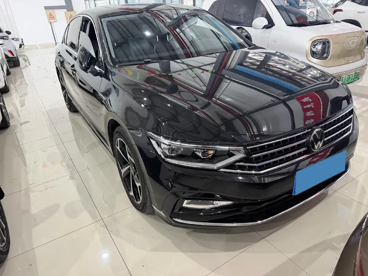 2023 Volkswagen Magotan 2.0T 186HP L4 7DCT,autocango,china used car exporter,china ev exporter,chinese used car exporter,chinese used ev exporter