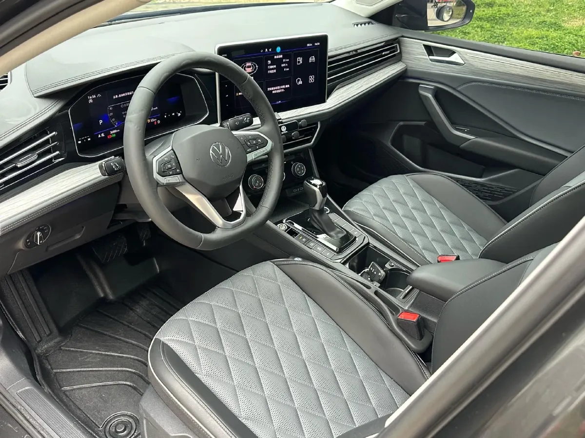 2025 Volkswagen Sagitar 1.5T 160HP L4 7DCT,autocango,china used car exporter,china ev exporter,chinese used car exporter,chinese used ev exporter