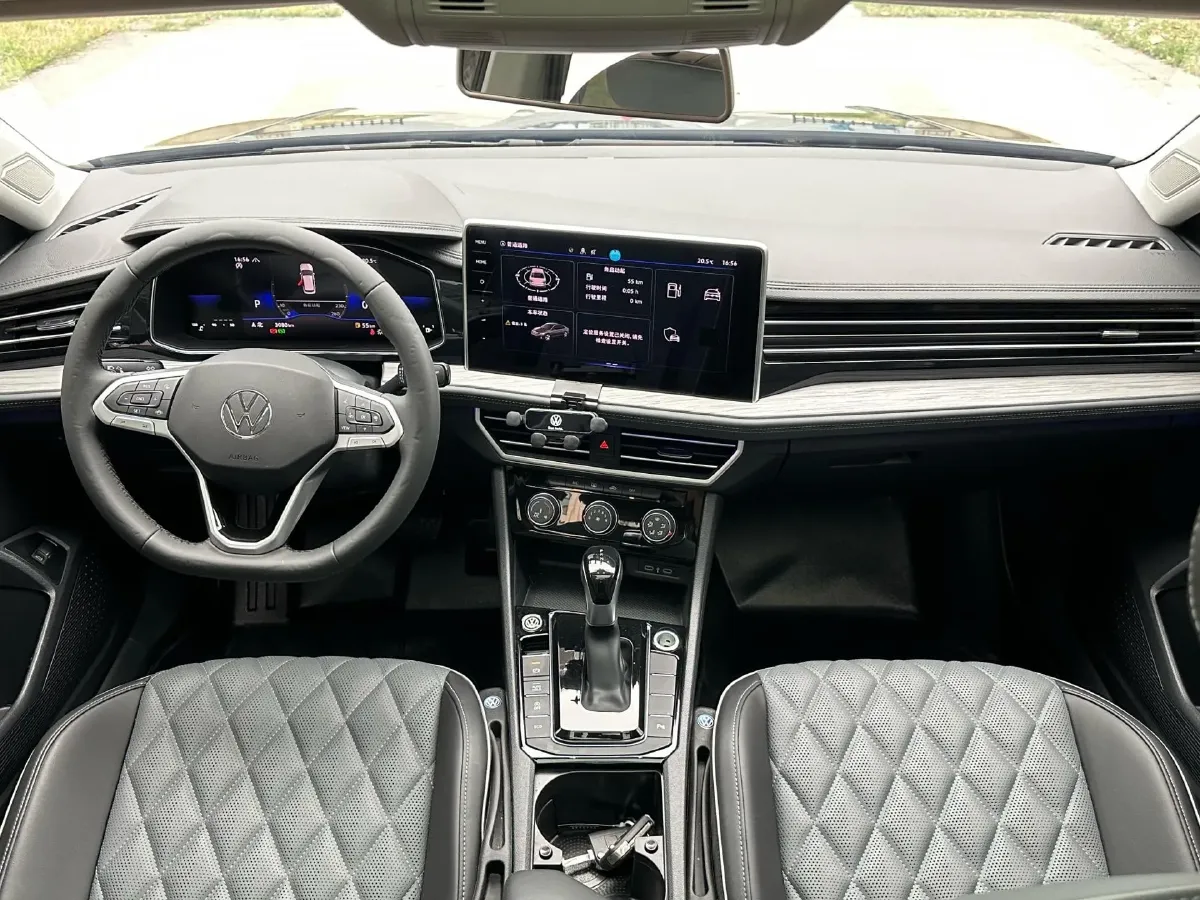 2025 Volkswagen Sagitar 1.5T 160HP L4 7DCT,autocango,china used car exporter,china ev exporter,chinese used car exporter,chinese used ev exporter