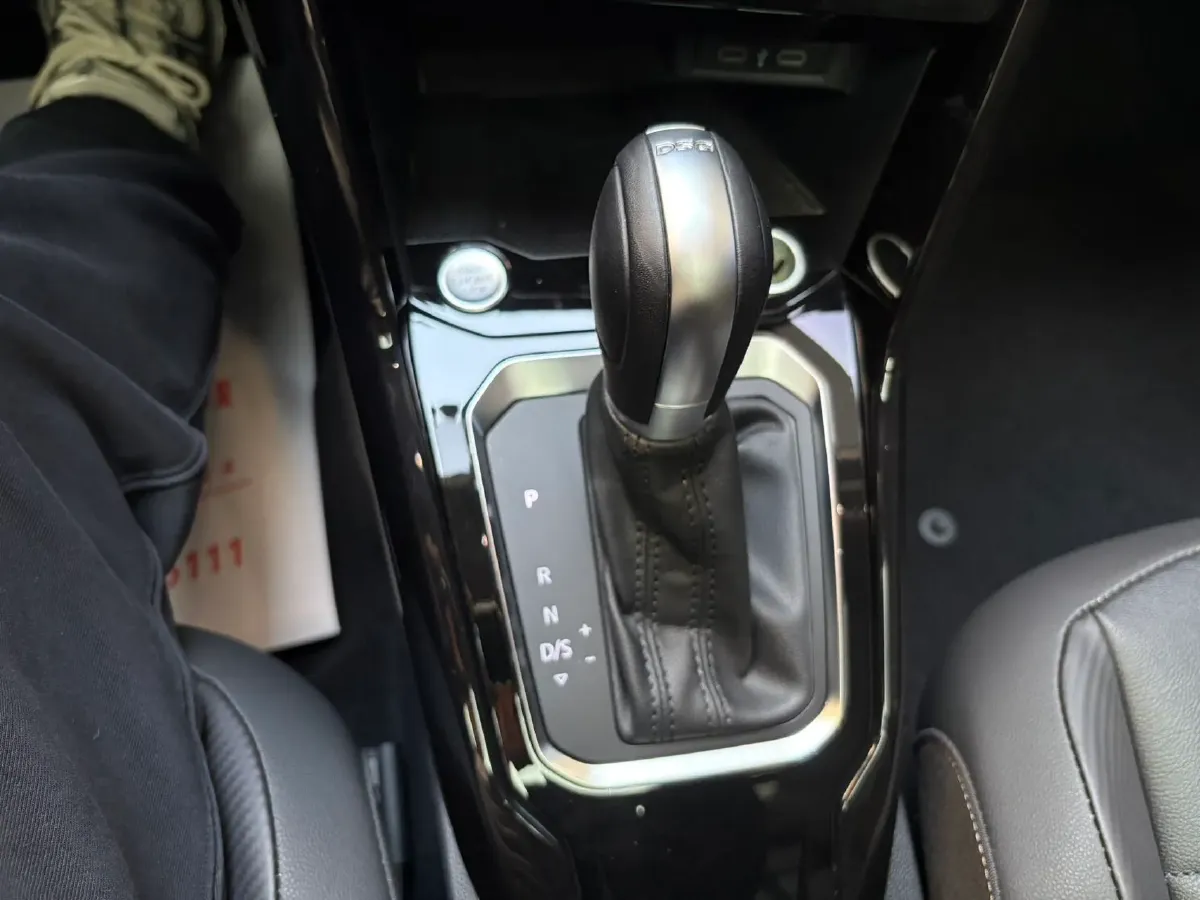 2022 Volkswagen T-Roc 1.4T 150HP L4 7DCT,autocango,china used car exporter,china ev exporter,chinese used car exporter,chinese used ev exporter