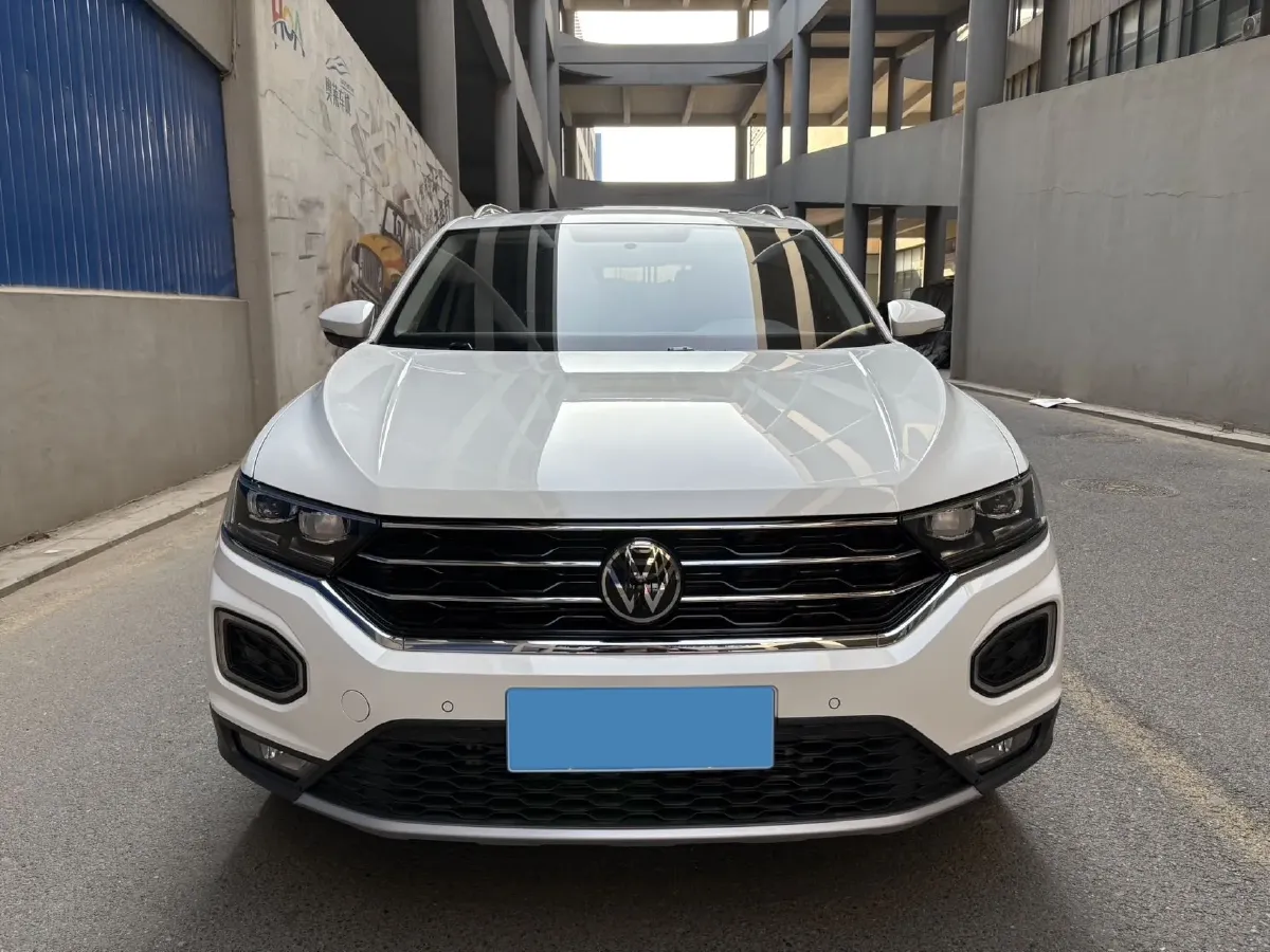 2022 Volkswagen T-Roc 1.4T 150HP L4 7DCT,autocango,china used car exporter,china ev exporter,chinese used car exporter,chinese used ev exporter