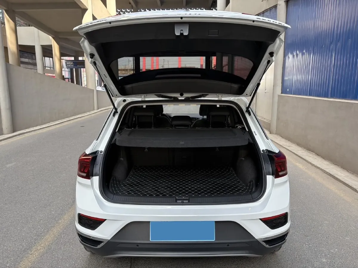 2022 Volkswagen T-Roc 1.4T 150HP L4 7DCT,autocango,china used car exporter,china ev exporter,chinese used car exporter,chinese used ev exporter