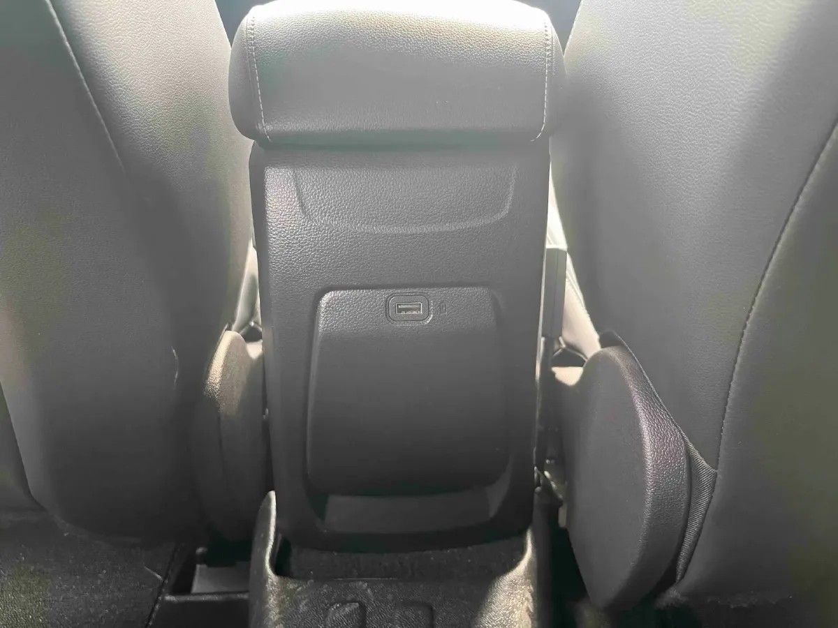 2021 Ford Escort 1.5L 122HP L3 6AT,autocango,china used car exporter,china ev exporter,chinese used car exporter,chinese used ev exporter