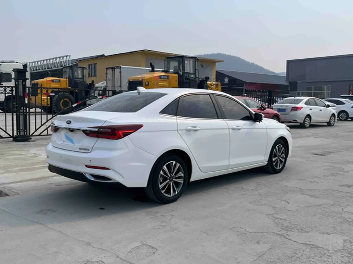 2021 Ford Escort 1.5L 122HP L3 6AT,autocango,china used car exporter,china ev exporter,chinese used car exporter,chinese used ev exporter