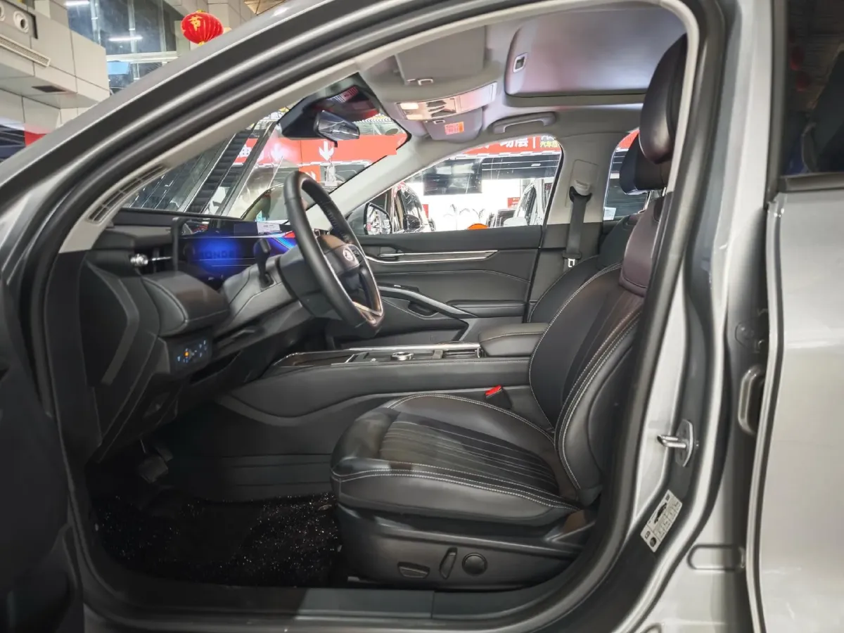 2025 Ford Mondeo 2.0T 254HP L4 8AT,autocango,china used car exporter,china ev exporter,chinese used car exporter,chinese used ev exporter