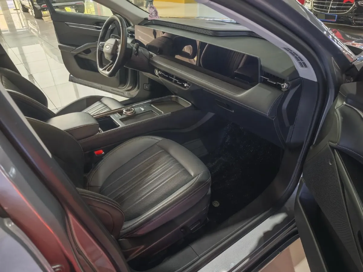 2025 Ford Mondeo 2.0T 254HP L4 8AT,autocango,china used car exporter,china ev exporter,chinese used car exporter,chinese used ev exporter