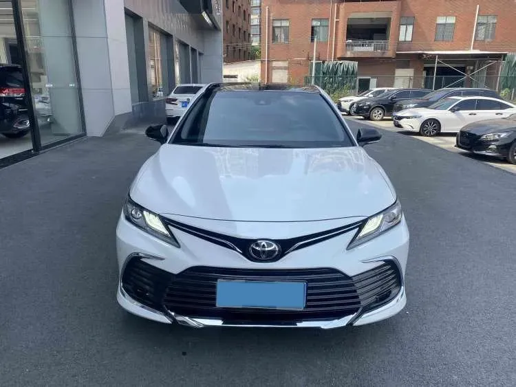 2023 Toyota Camry 2.5L 207HP L4 8AT,autocango,china used car exporter,china ev exporter,chinese used car exporter,chinese used ev exporter