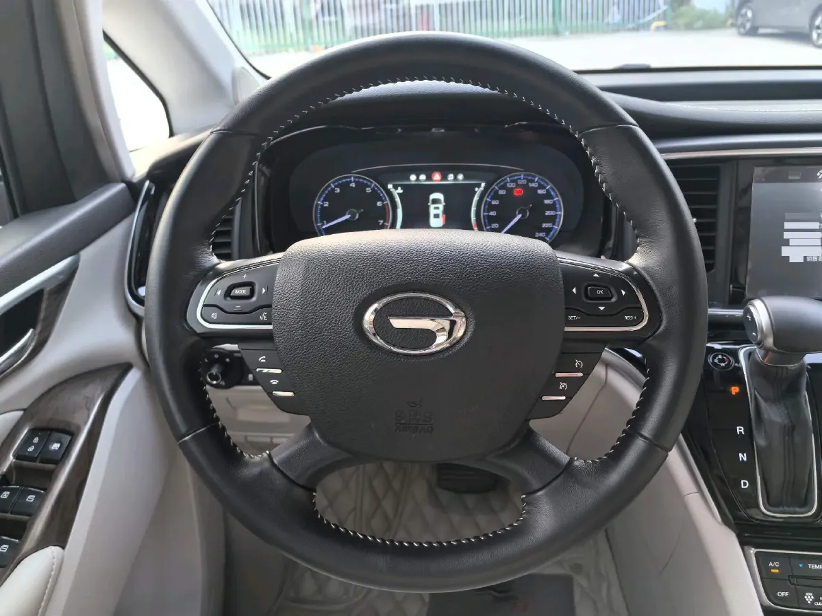 2018 GAC Trumpchi M8 2.0T 201HP L4 6AT,autocango,china used car exporter,china ev exporter,chinese used car exporter,chinese used ev exporter