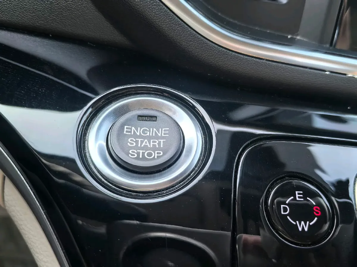 2018 GAC Trumpchi M8 2.0T 201HP L4 6AT,autocango,china used car exporter,china ev exporter,chinese used car exporter,chinese used ev exporter