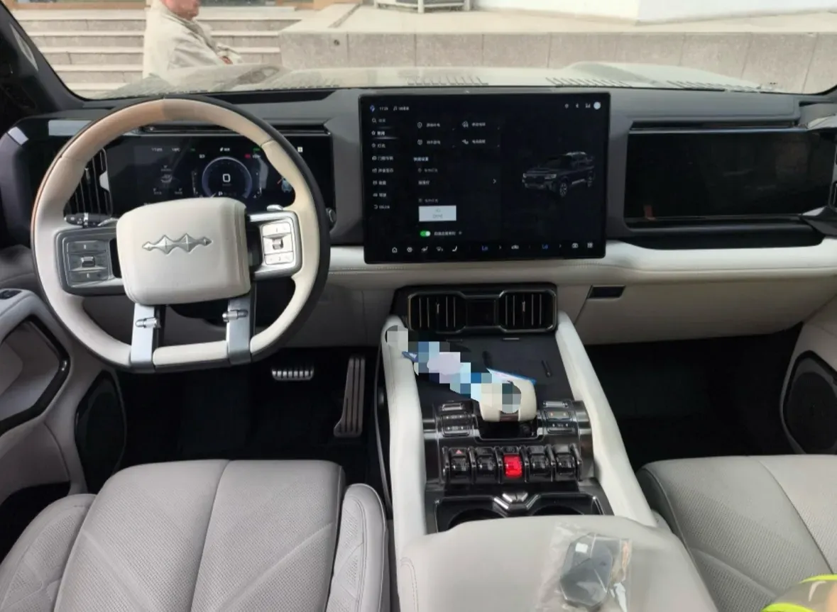 2025 FangChengBao Bao 8 2.0T 245HP L4 E-CVT PHEV 36.8KWH,autocango,china used car exporter,china ev exporter,chinese used car exporter,chinese used ev exporter
