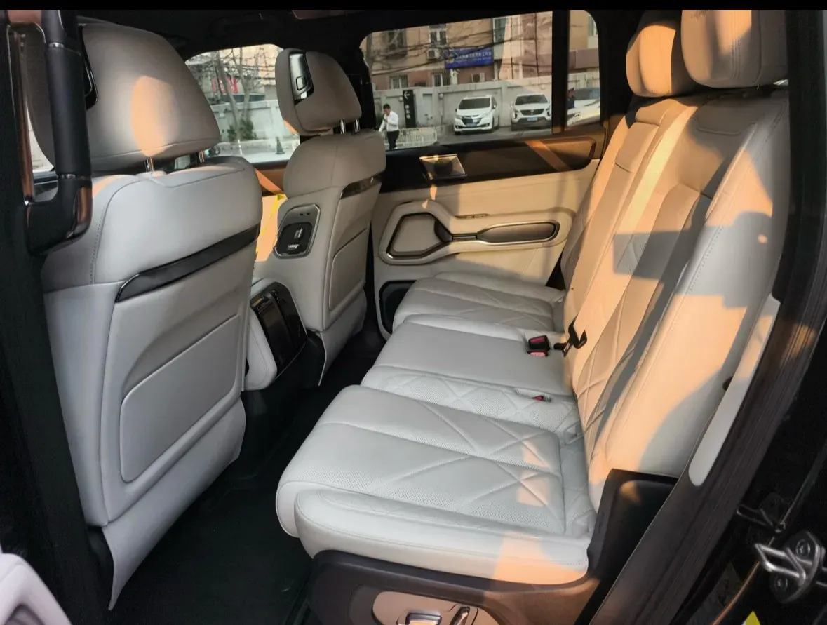 2025 FangChengBao Bao 8 2.0T 245HP L4 E-CVT PHEV 36.8KWH,autocango,china used car exporter,china ev exporter,chinese used car exporter,chinese used ev exporter