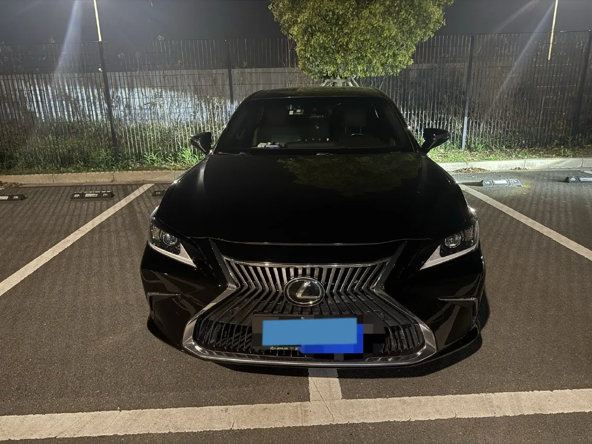 2020 Lexus ES 2.0L 173HP L4 CVT,autocango,china used car exporter,china ev exporter,chinese used car exporter,chinese used ev exporter