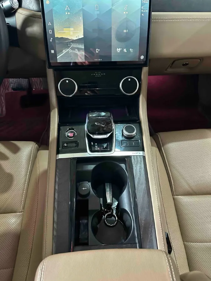 2021 Jaguar XFL 2.0T 250HP L4 8AT,autocango,china used car exporter,china ev exporter,chinese used car exporter,chinese used ev exporter