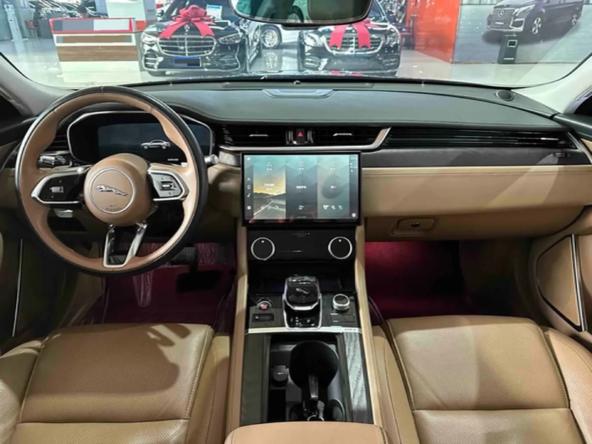 2021 Jaguar XFL 2.0T 250HP L4 8AT,autocango,china used car exporter,china ev exporter,chinese used car exporter,chinese used ev exporter