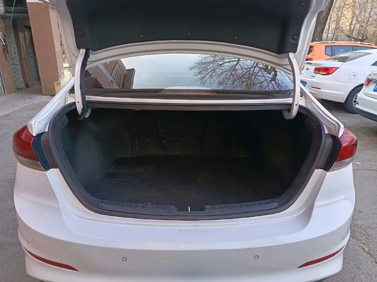 2016 Hyundai Elantra 1.6L 130HP L4 6AT,autocango,china used car exporter,china ev exporter,chinese used car exporter,chinese used ev exporter