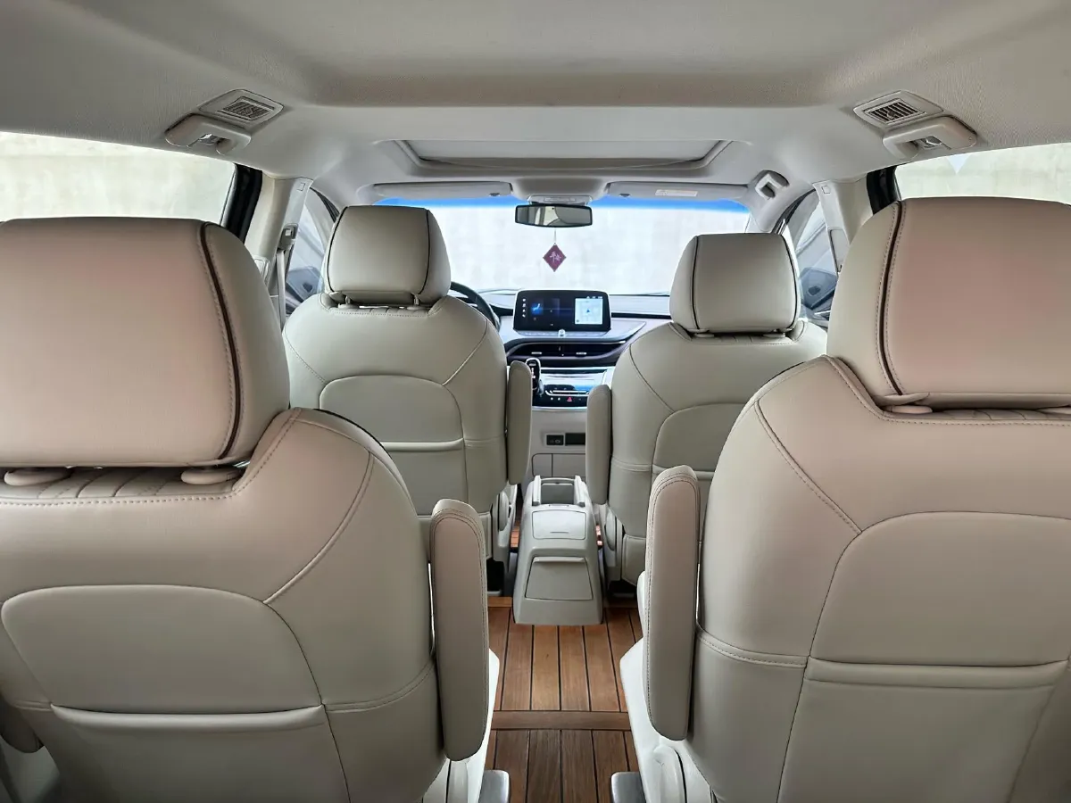 2022 Buick GL8 2.0T 237HP L4 9AT,autocango,china used car exporter,china ev exporter,chinese used car exporter,chinese used ev exporter