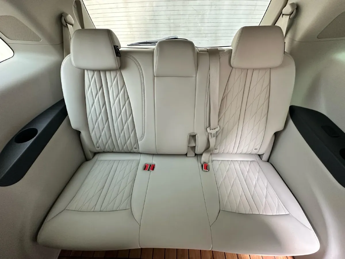 2022 Buick GL8 2.0T 237HP L4 9AT,autocango,china used car exporter,china ev exporter,chinese used car exporter,chinese used ev exporter