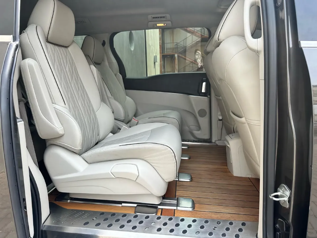 2022 Buick GL8 2.0T 237HP L4 9AT,autocango,china used car exporter,china ev exporter,chinese used car exporter,chinese used ev exporter