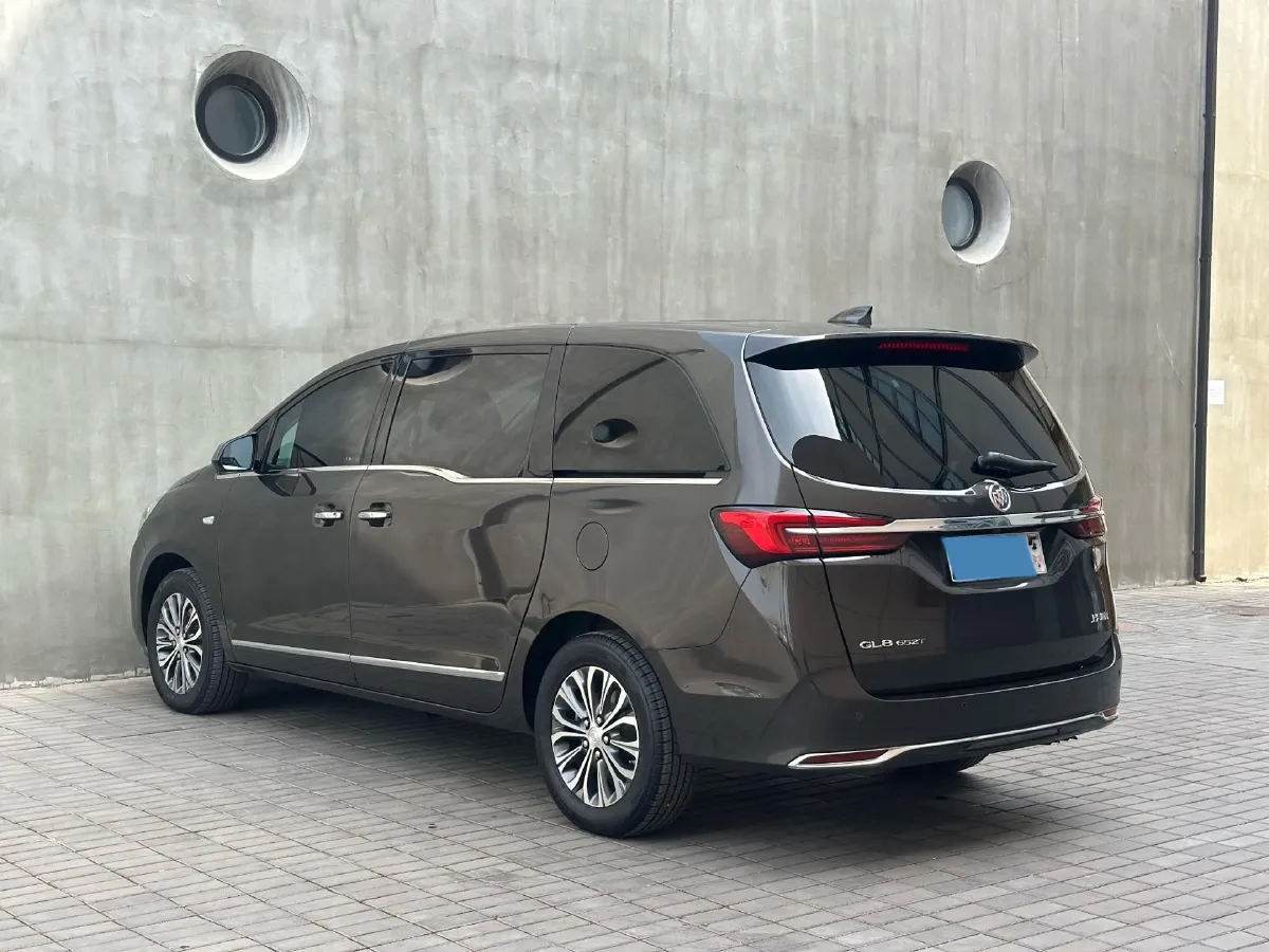 2022 Buick GL8 2.0T 237HP L4 9AT,autocango,china used car exporter,china ev exporter,chinese used car exporter,chinese used ev exporter