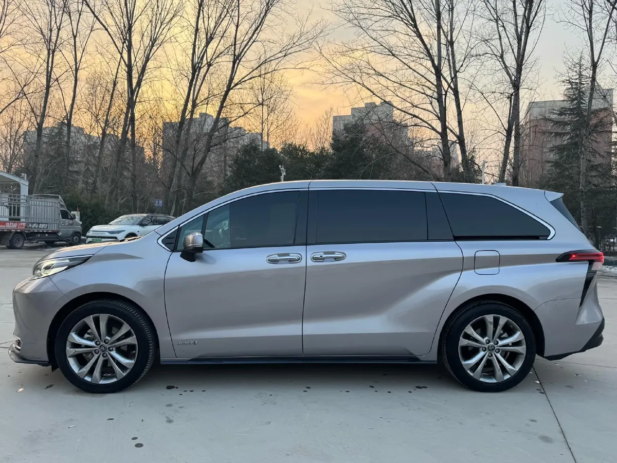 2023 Toyota Sienna 2.5L 189HP L4 E-CVT Hybrid,autocango,china used car exporter,china ev exporter,chinese used car exporter,chinese used ev exporter