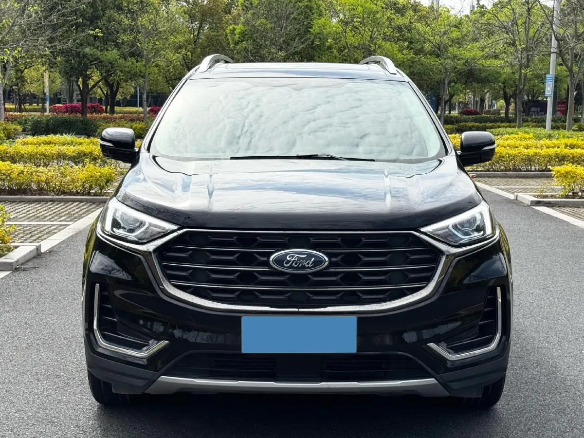 2021 Ford Edge 2.0T 245HP L4 8AT,autocango,china used car exporter,china ev exporter,chinese used car exporter,chinese used ev exporter