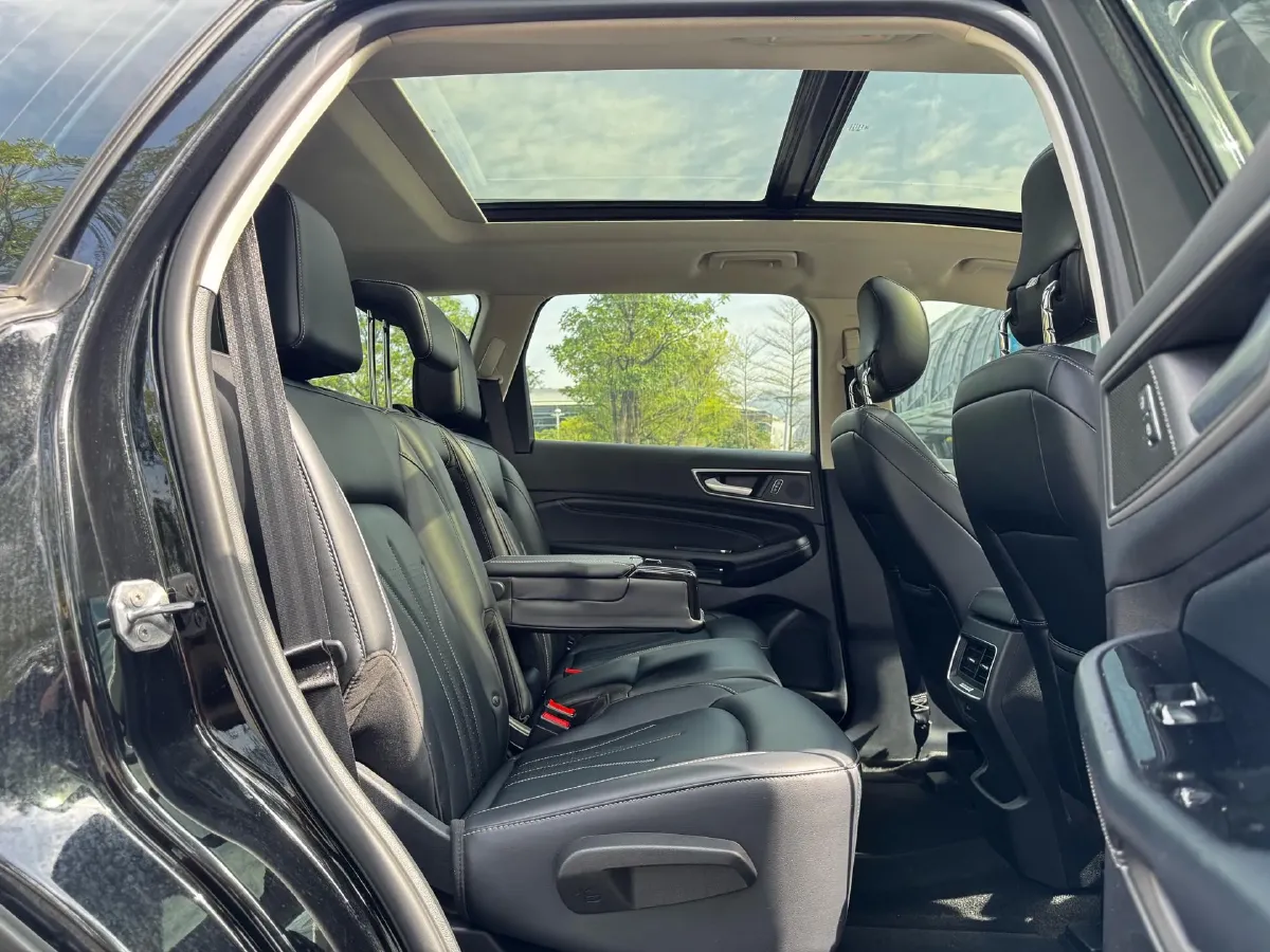 2021 Ford Edge 2.0T 245HP L4 8AT,autocango,china used car exporter,china ev exporter,chinese used car exporter,chinese used ev exporter