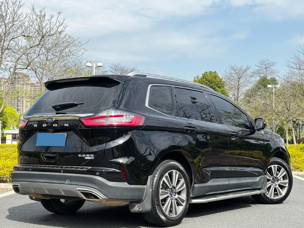 2021 Ford Edge 2.0T 245HP L4 8AT,autocango,china used car exporter,china ev exporter,chinese used car exporter,chinese used ev exporter