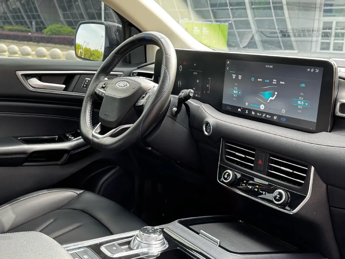 2021 Ford Edge 2.0T 245HP L4 8AT,autocango,china used car exporter,china ev exporter,chinese used car exporter,chinese used ev exporter