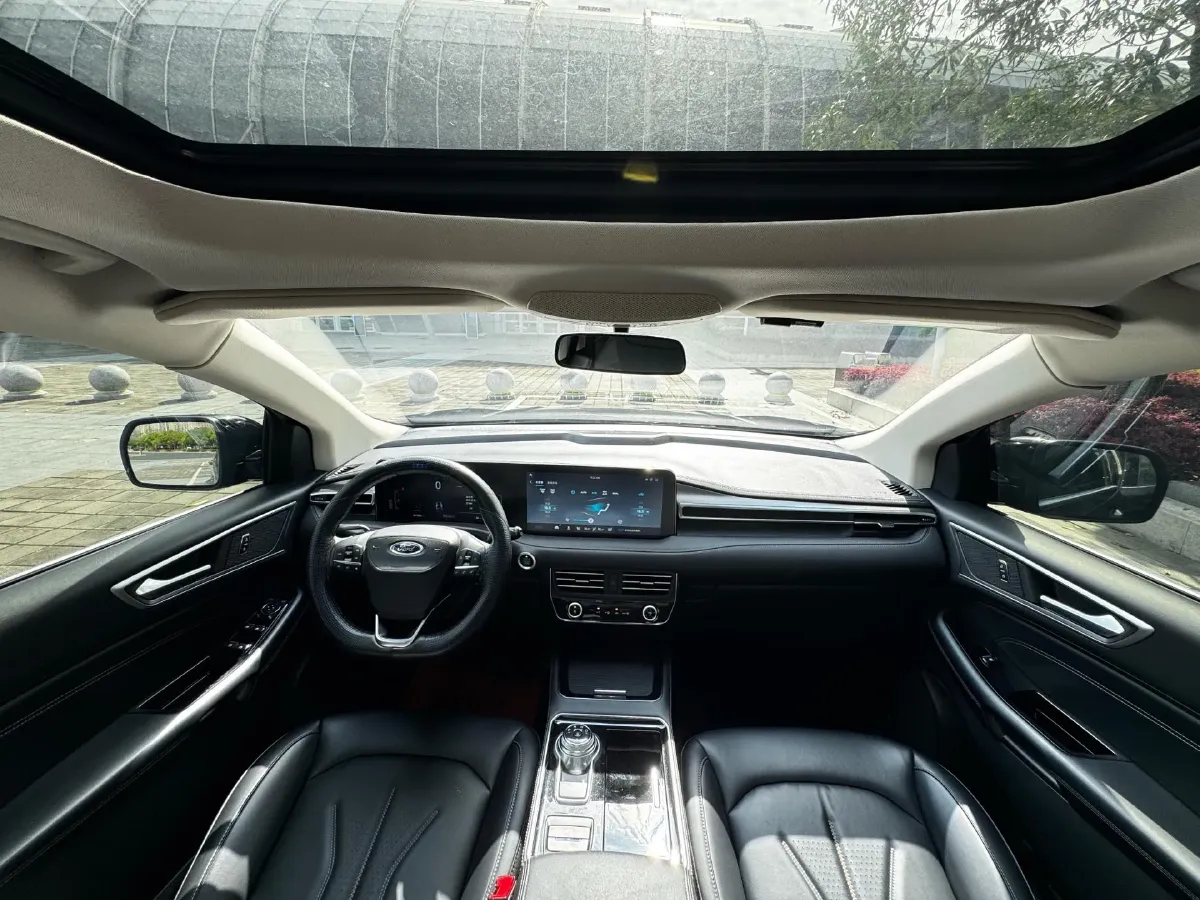 2021 Ford Edge 2.0T 245HP L4 8AT,autocango,china used car exporter,china ev exporter,chinese used car exporter,chinese used ev exporter