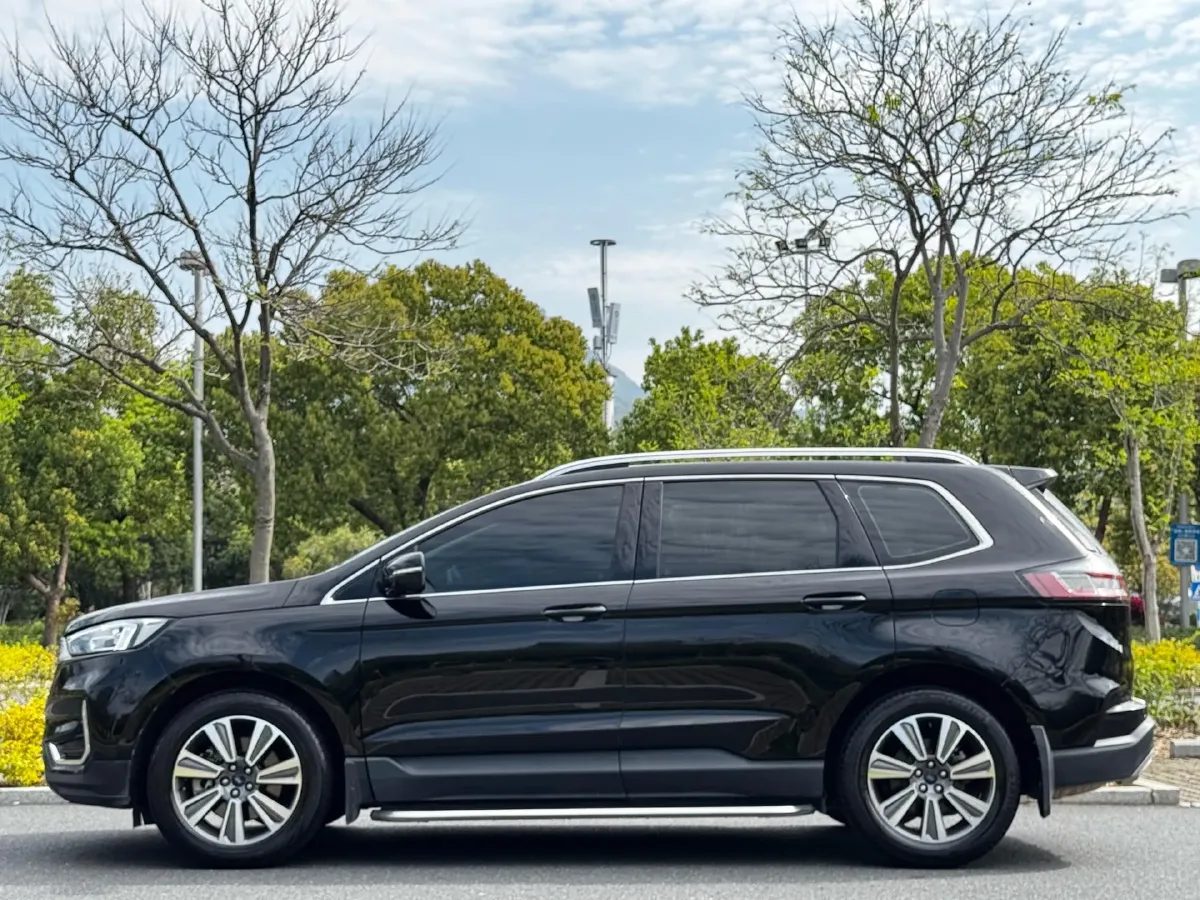 2021 Ford Edge 2.0T 245HP L4 8AT,autocango,china used car exporter,china ev exporter,chinese used car exporter,chinese used ev exporter