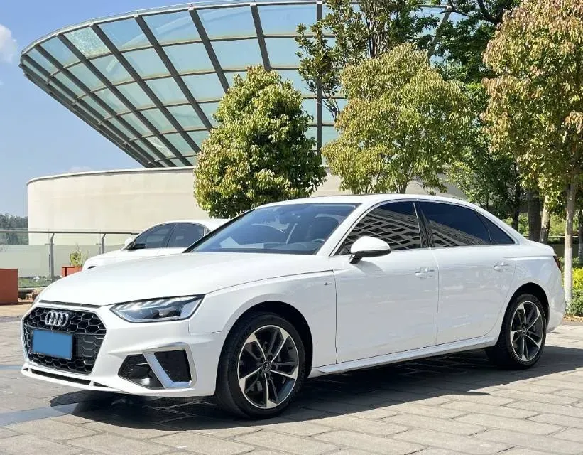 2022 Audi A4L 2.0T 190HP L4 7DCT,autocango,china used car exporter,china ev exporter,chinese used car exporter,chinese used ev exporter