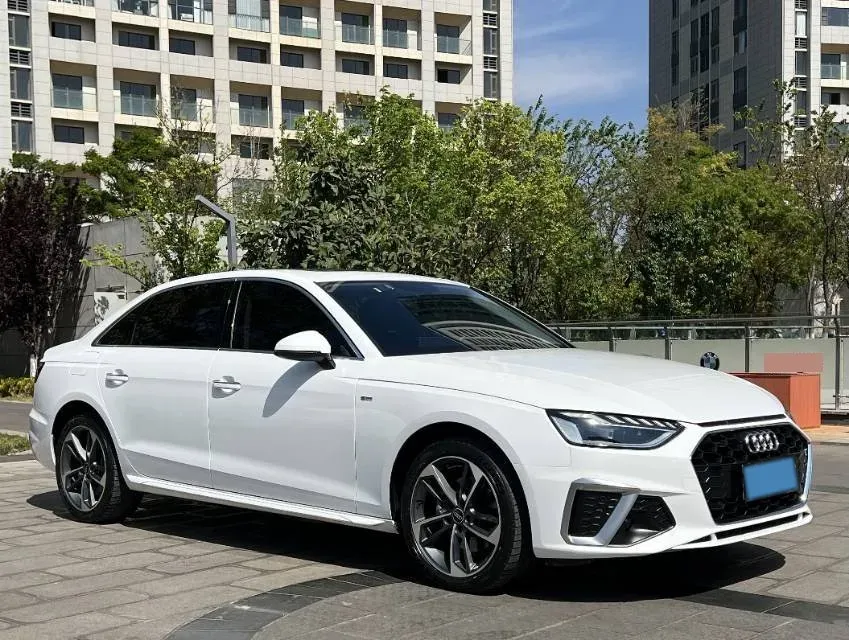 2022 Audi A4L 2.0T 190HP L4 7DCT,autocango,china used car exporter,china ev exporter,chinese used car exporter,chinese used ev exporter