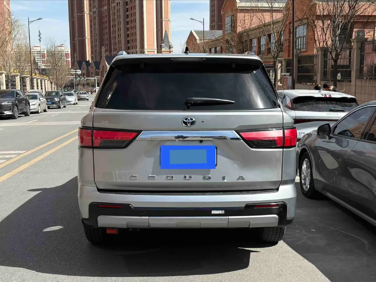 2023 HongQi H5 1.8T 197HP L4 8AT,autocango,china used car exporter,china ev exporter,chinese used car exporter,chinese used ev exporter