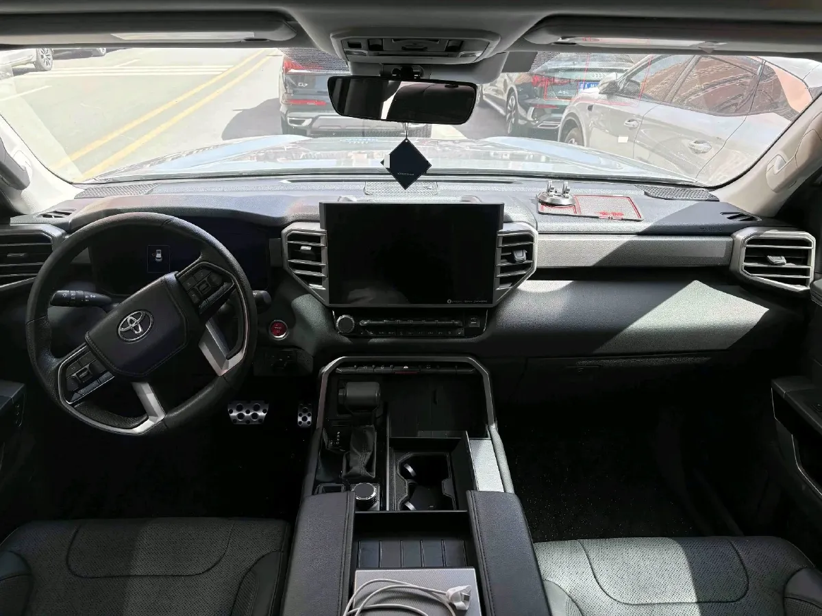 2023 HongQi H5 1.8T 197HP L4 8AT,autocango,china used car exporter,china ev exporter,chinese used car exporter,chinese used ev exporter