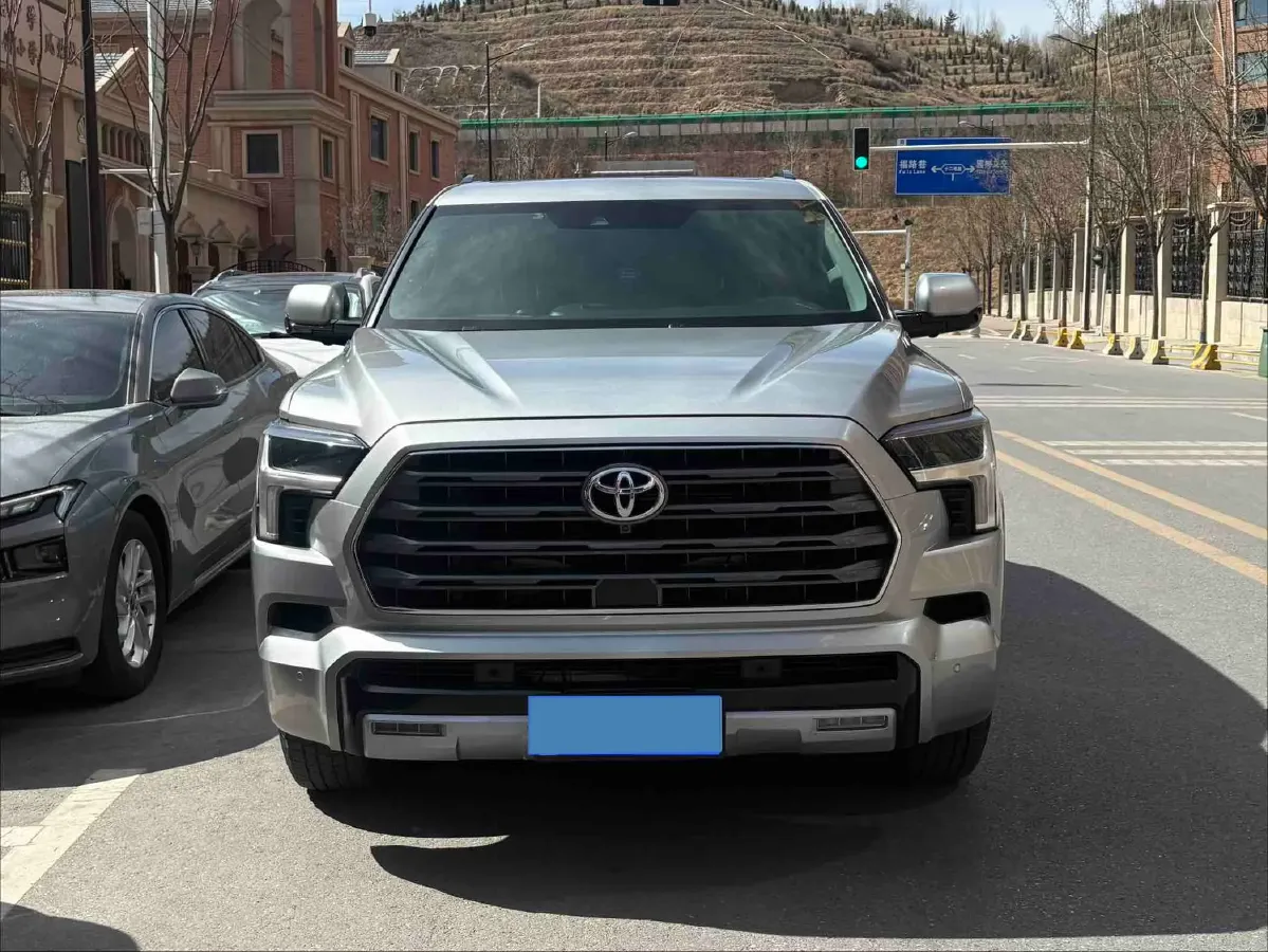 2023 HongQi H5 1.8T 197HP L4 8AT,autocango,china used car exporter,china ev exporter,chinese used car exporter,chinese used ev exporter