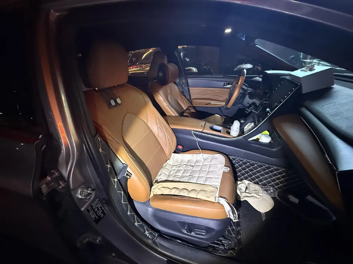 2019 Toyota Avalon 2.5L 209HP L4 8AT,autocango,china used car exporter,china ev exporter,chinese used car exporter,chinese used ev exporter