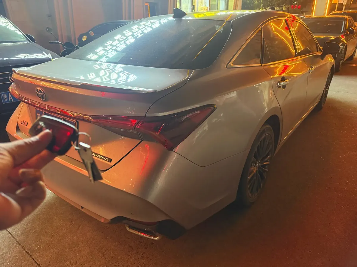 2019 Toyota Avalon 2.5L 209HP L4 8AT,autocango,china used car exporter,china ev exporter,chinese used car exporter,chinese used ev exporter