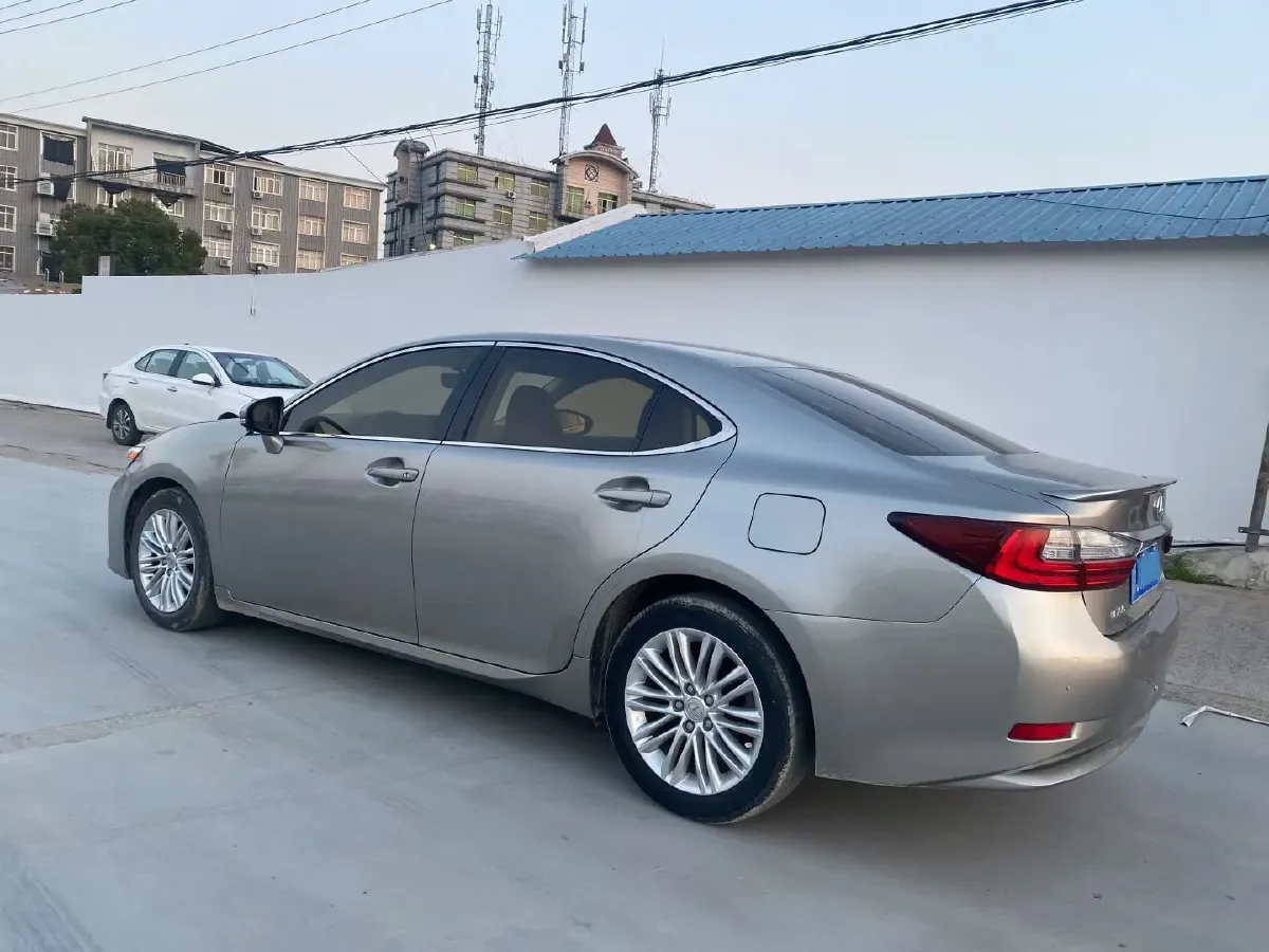 2015 Lexus ES 2.0L 167HP L4 6AT,autocango,china used car exporter,china ev exporter,chinese used car exporter,chinese used ev exporter