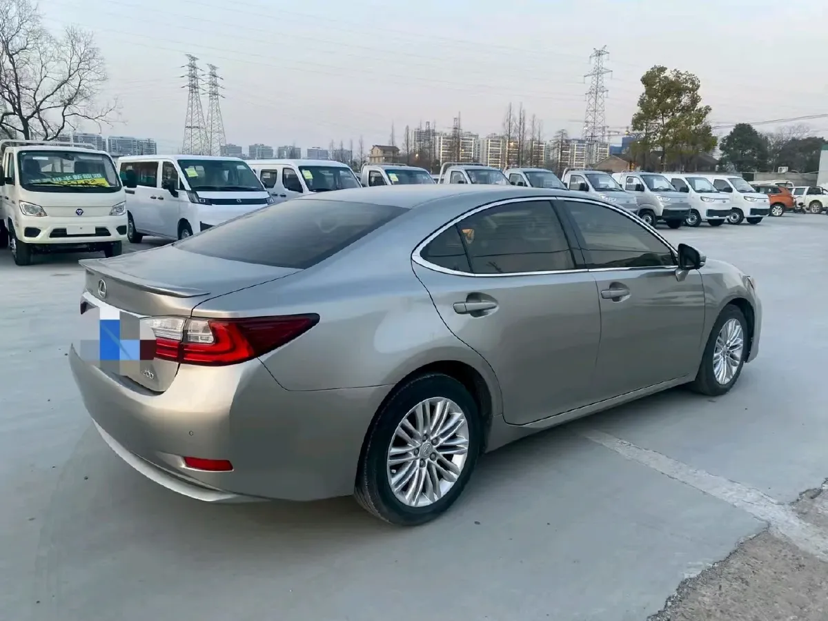 2015 Lexus ES 2.0L 167HP L4 6AT,autocango,china used car exporter,china ev exporter,chinese used car exporter,chinese used ev exporter