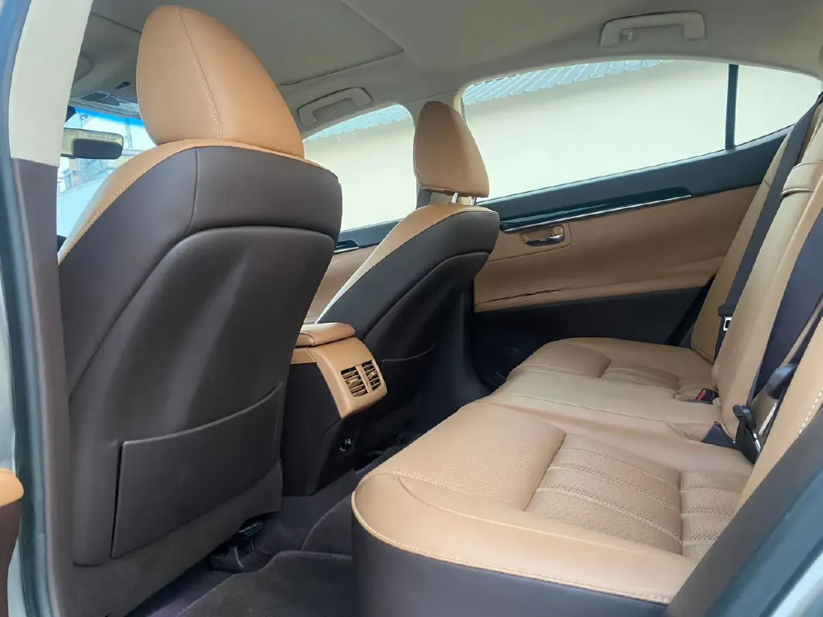 2015 Lexus ES 2.0L 167HP L4 6AT,autocango,china used car exporter,china ev exporter,chinese used car exporter,chinese used ev exporter