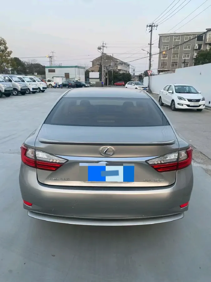 2015 Lexus ES 2.0L 167HP L4 6AT,autocango,china used car exporter,china ev exporter,chinese used car exporter,chinese used ev exporter